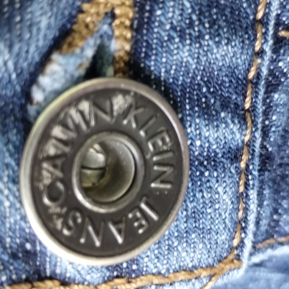 Women's Calvin Klein shorts - Picture 2 of 4